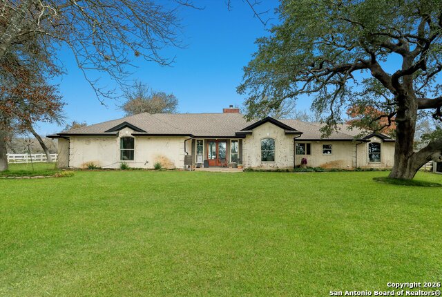 Details for 329 Cimarron, Floresville, TX 78114