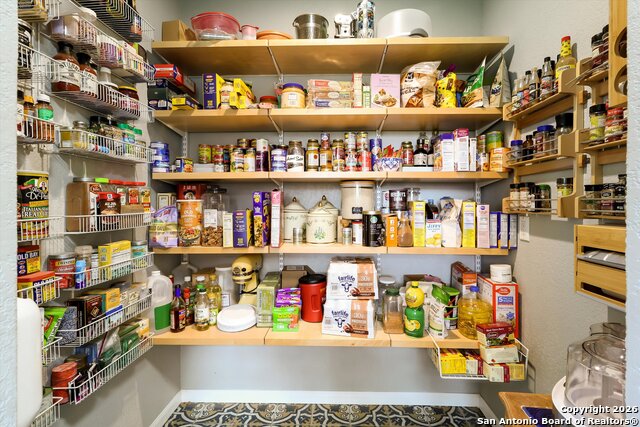 Listing photo id 12 for 329 Cimarron