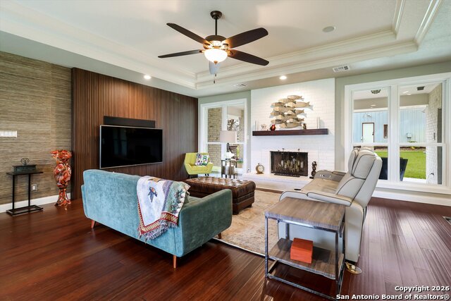 Listing photo id 3 for 329 Cimarron