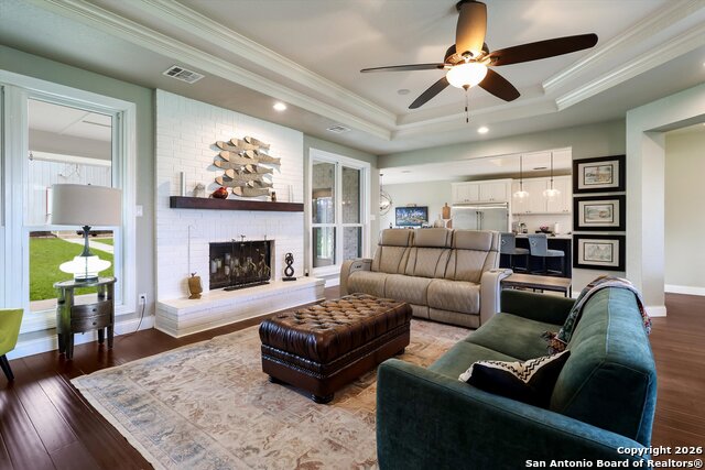 Listing photo id 4 for 329 Cimarron