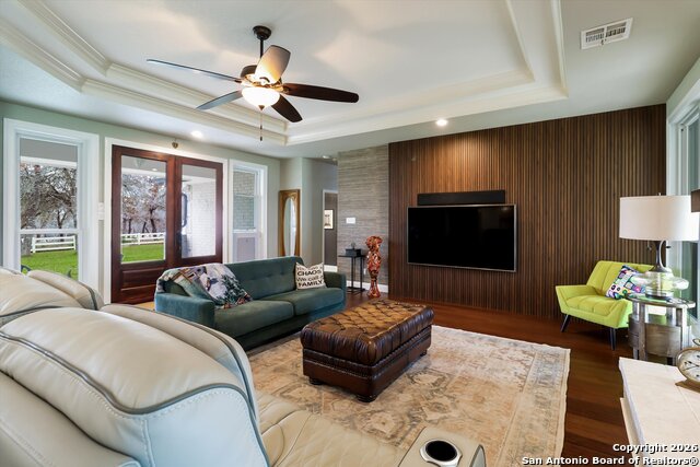 Listing photo id 5 for 329 Cimarron