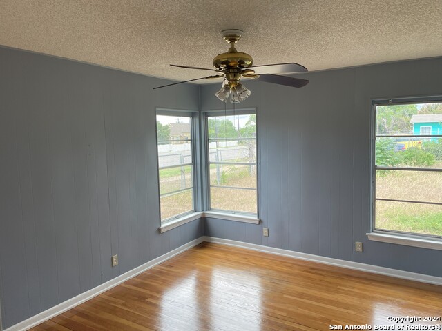 Image 6 of 17 For 742 Olney  