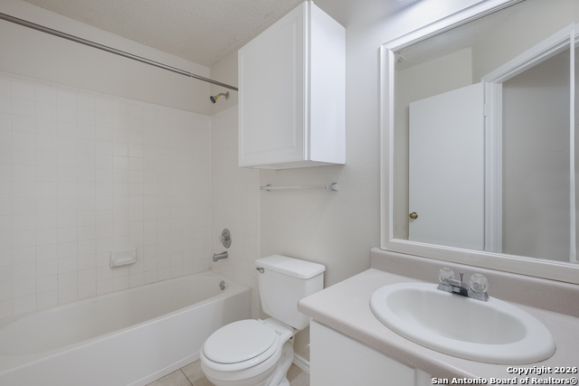 Listing photo id 10 for 10217 Sandbrook