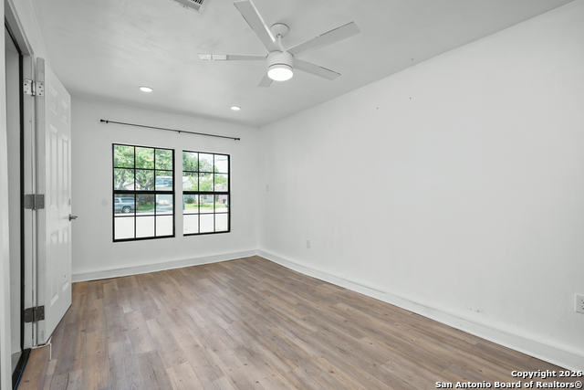 Image 20 of 24 For 6248 Valley Queen