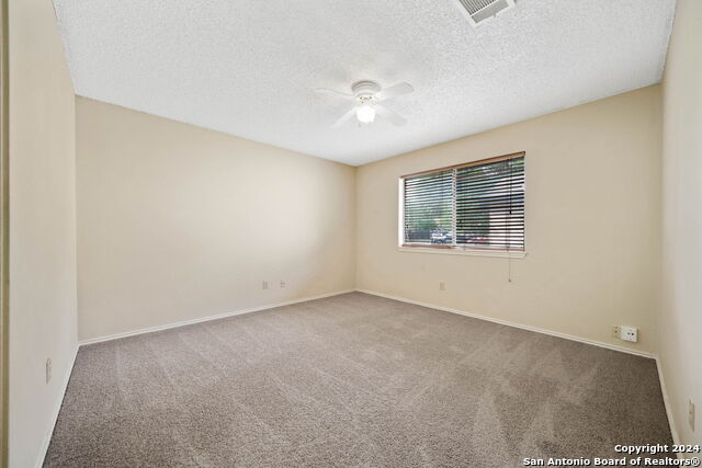 Listing photo id 13 for 13918 Tree Crossing St