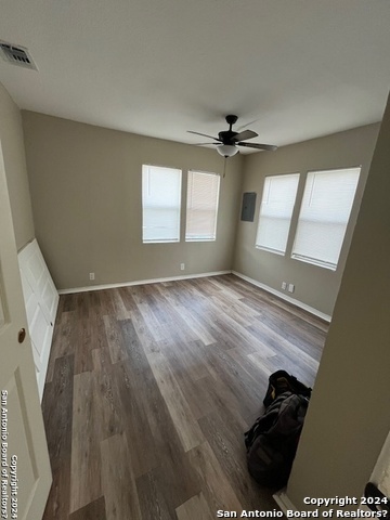 Image 12 of 16 For 136 Hilary St  1