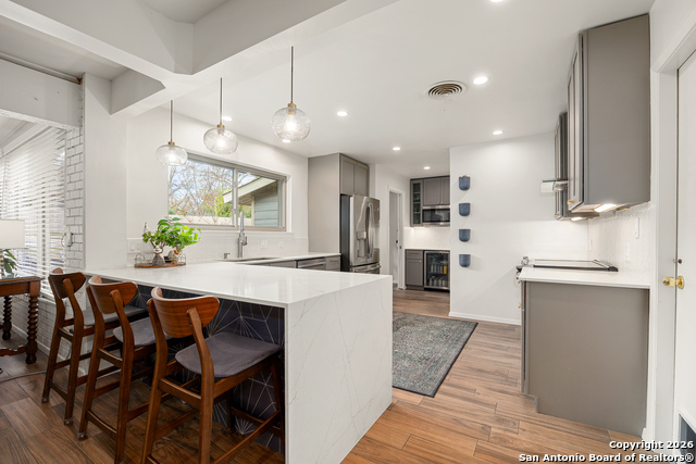 Image 12 of 53 For 2118 Lawndale Dr E