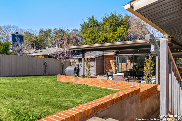 Image 44 of 53 For 2118 Lawndale Dr E