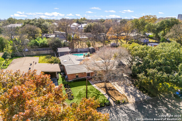 Image 48 of 53 For 2118 Lawndale Dr E