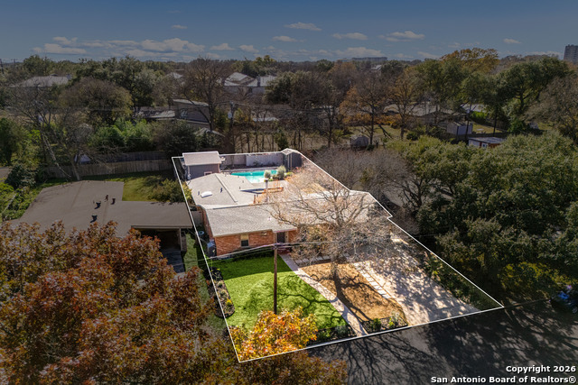 Image 49 of 53 For 2118 Lawndale Dr E