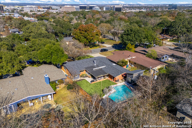 Image 51 of 53 For 2118 Lawndale Dr E