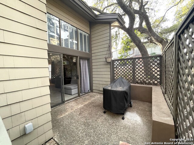 Image 16 of 24 For 11815 Vance Jackson  601a