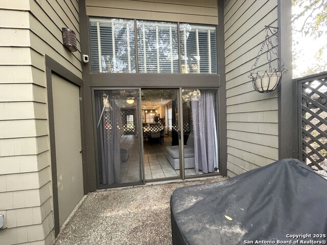 Image 17 of 24 For 11815 Vance Jackson  601a