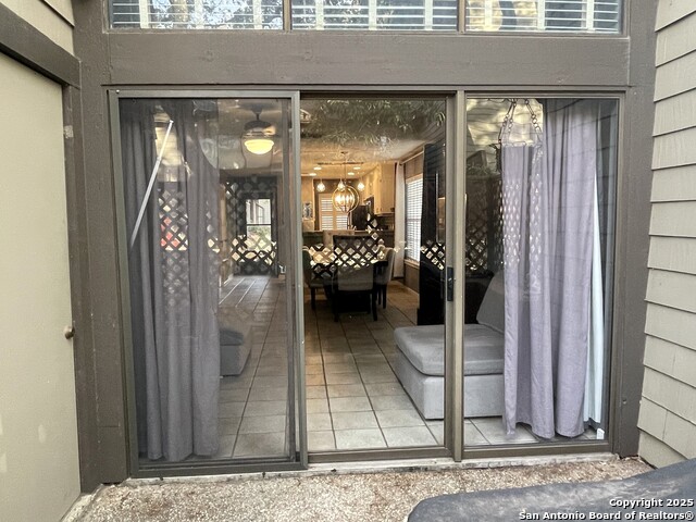 Image 18 of 24 For 11815 Vance Jackson  601a