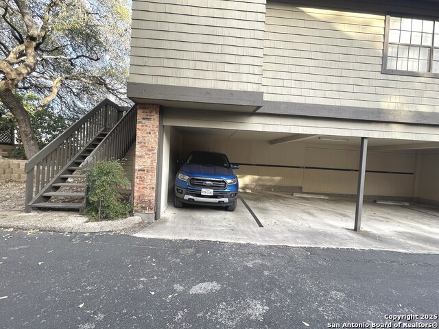 Image 19 of 24 For 11815 Vance Jackson  601a