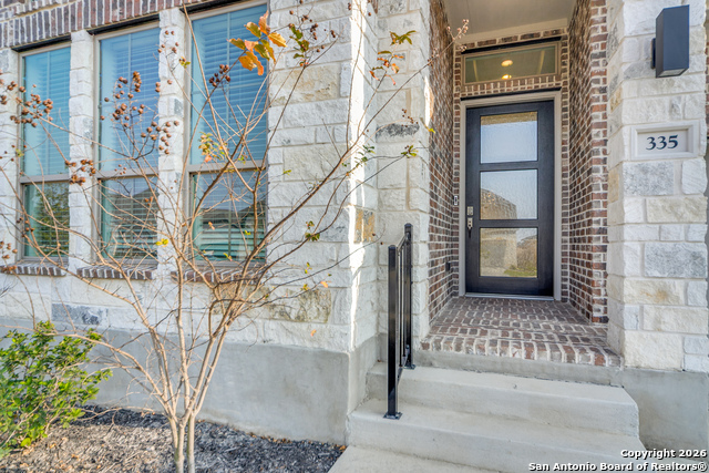 Image 2 of 25 For 335 Alpine Lakes