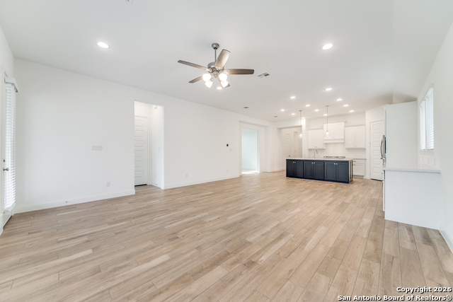 Image 4 of 25 For 335 Alpine Lakes