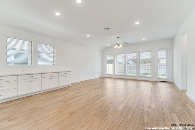 Image 9 of 25 For 335 Alpine Lakes