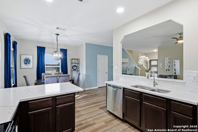 Image 12 of 25 For 512 Livingston Dr