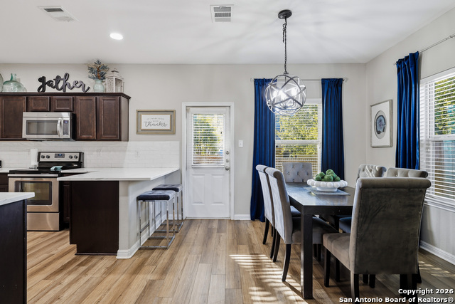 Image 14 of 25 For 512 Livingston Dr