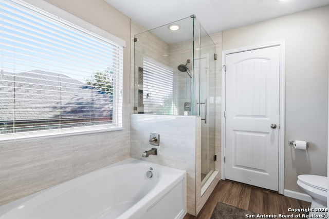 Image 21 of 25 For 512 Livingston Dr