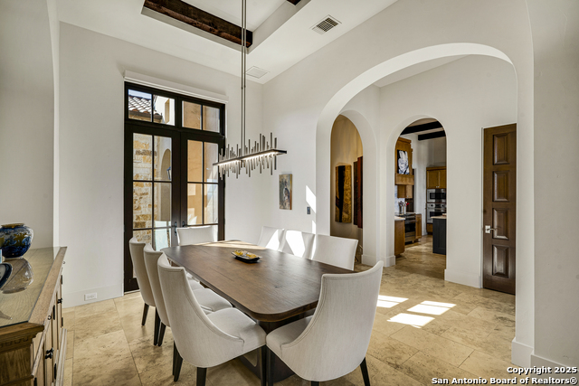 Listing photo id 8 for 20 Vittoria Ridge