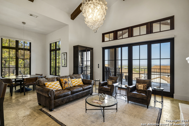 Listing photo id 9 for 20 Vittoria Ridge