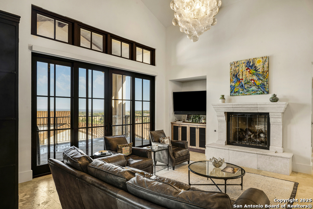 Listing photo id 10 for 20 Vittoria Ridge