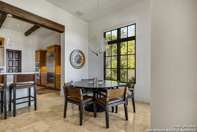 Listing photo id 15 for 20 Vittoria Ridge