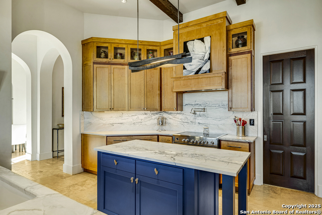 Listing photo id 17 for 20 Vittoria Ridge