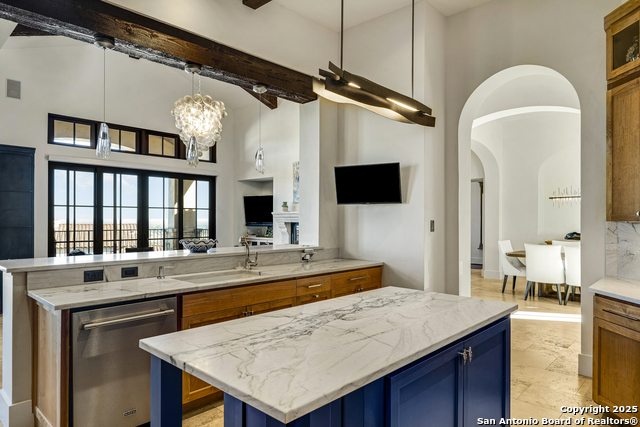 Listing photo id 21 for 20 Vittoria Ridge