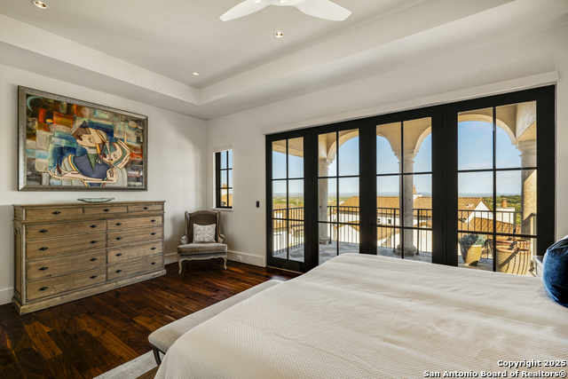 Listing photo id 23 for 20 Vittoria Ridge