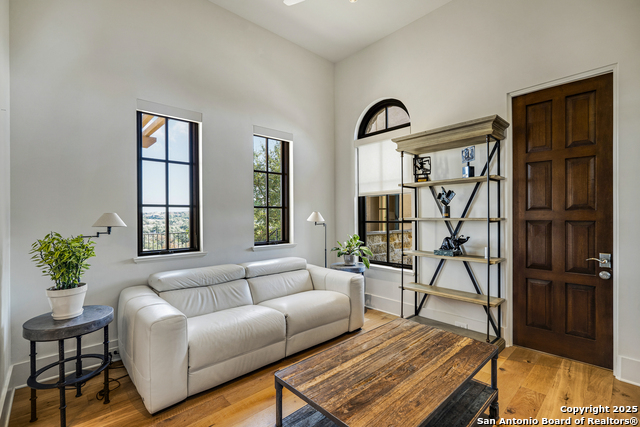 Listing photo id 31 for 20 Vittoria Ridge