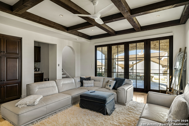 Listing photo id 37 for 20 Vittoria Ridge