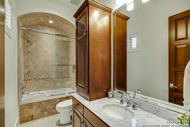 Listing photo id 43 for 20 Vittoria Ridge