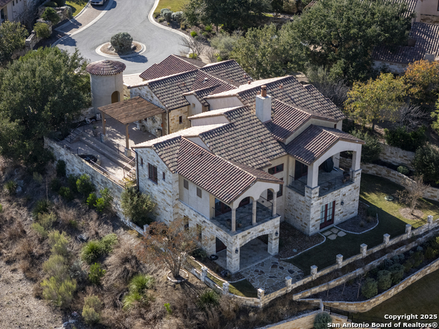 Listing photo id 49 for 20 Vittoria Ridge