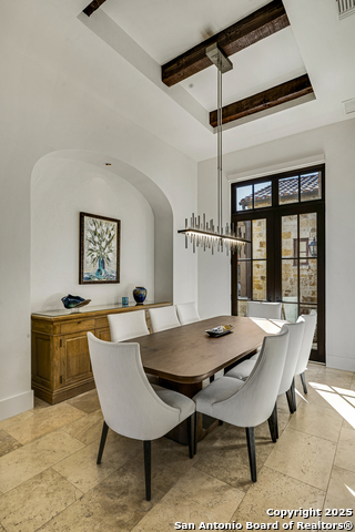 Listing photo id 6 for 20 Vittoria Ridge