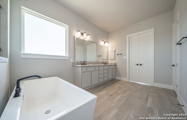 Image 10 of 34 For 302 Venado Oaks