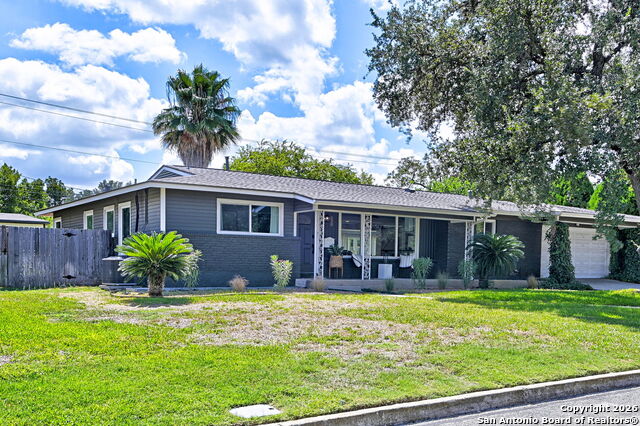 Image 3 of 20 For 530 Burnside Dr.