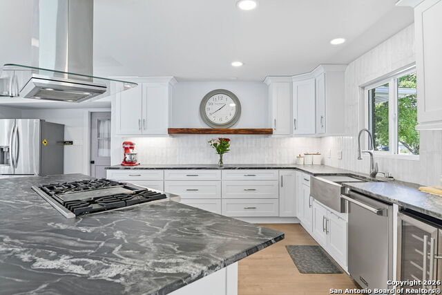 Image 5 of 20 For 530 Burnside Dr.