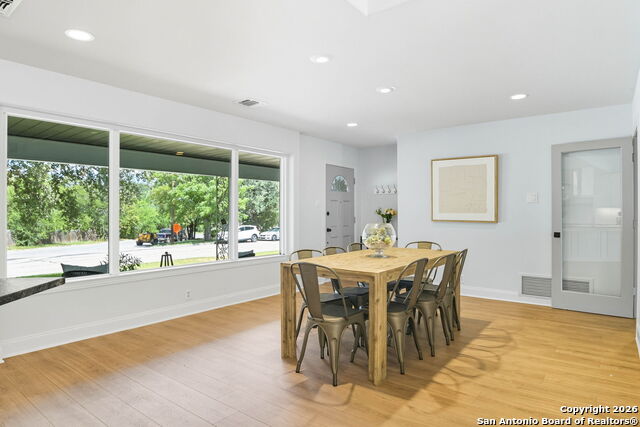 Image 8 of 20 For 530 Burnside Dr.