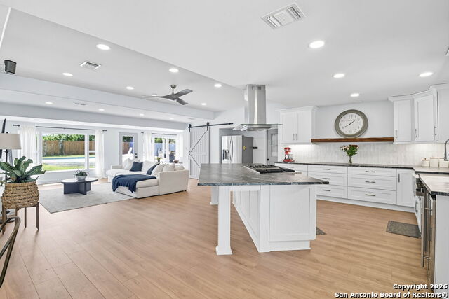 Image 9 of 20 For 530 Burnside Dr.