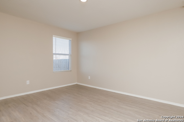 Listing photo id 8 for 3921 Far Horizon