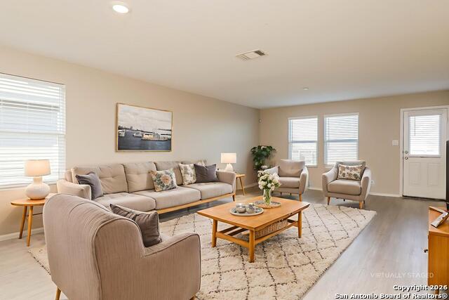 Listing photo id 2 for 3921 Far Horizon