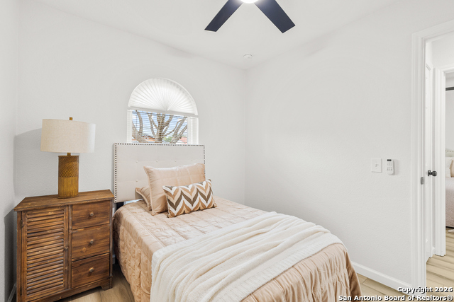 Image 21 of 25 For 5807 Cliffmont