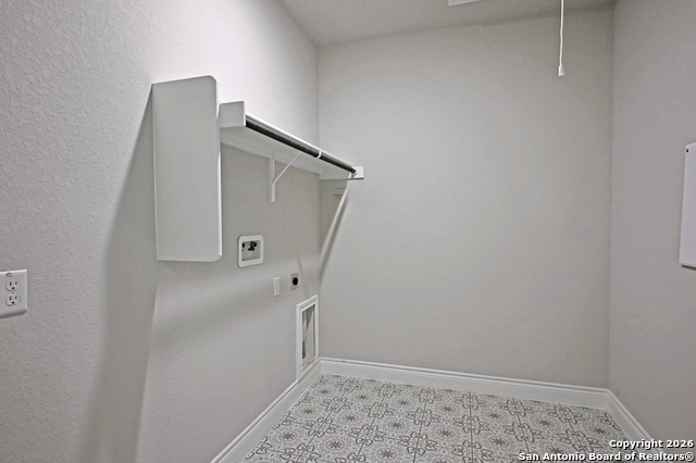 Image 16 of 34 For 588 Vale  