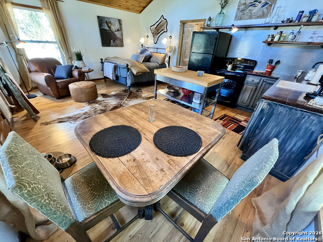 Listing photo id 0 for 163-a Northridge Drive W