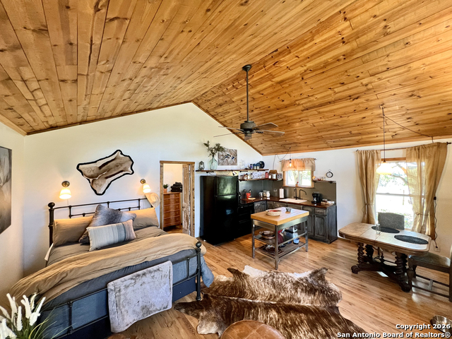 Listing photo id 1 for 163-a Northridge Drive W