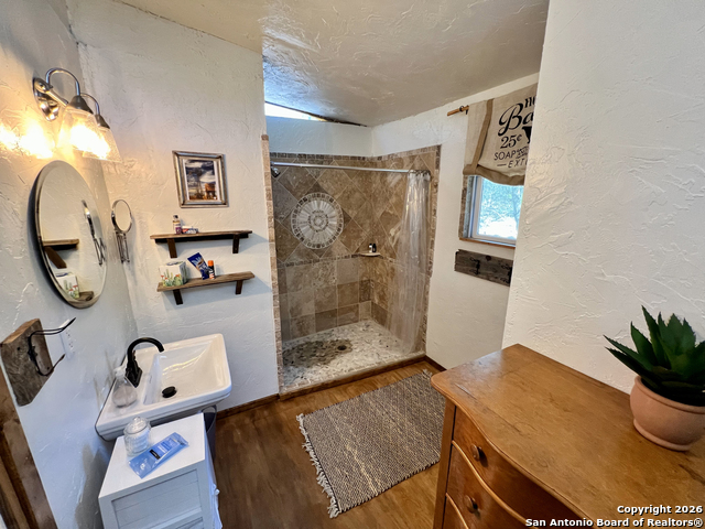 Listing photo id 3 for 163-a Northridge Drive W