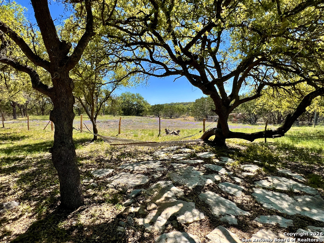 Listing photo id 5 for 163-a Northridge Drive W